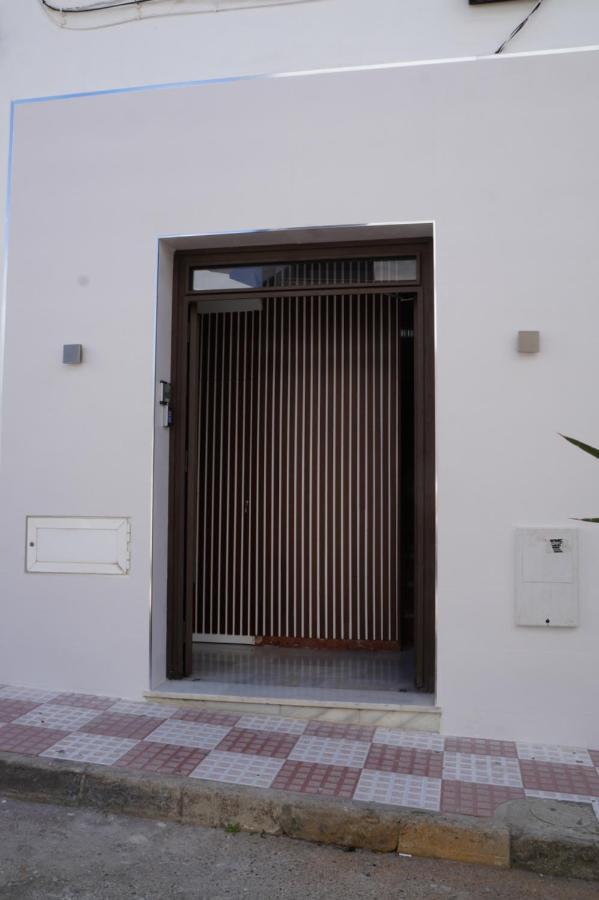 Hostal La Conileña Conil De La Frontera Exterior foto