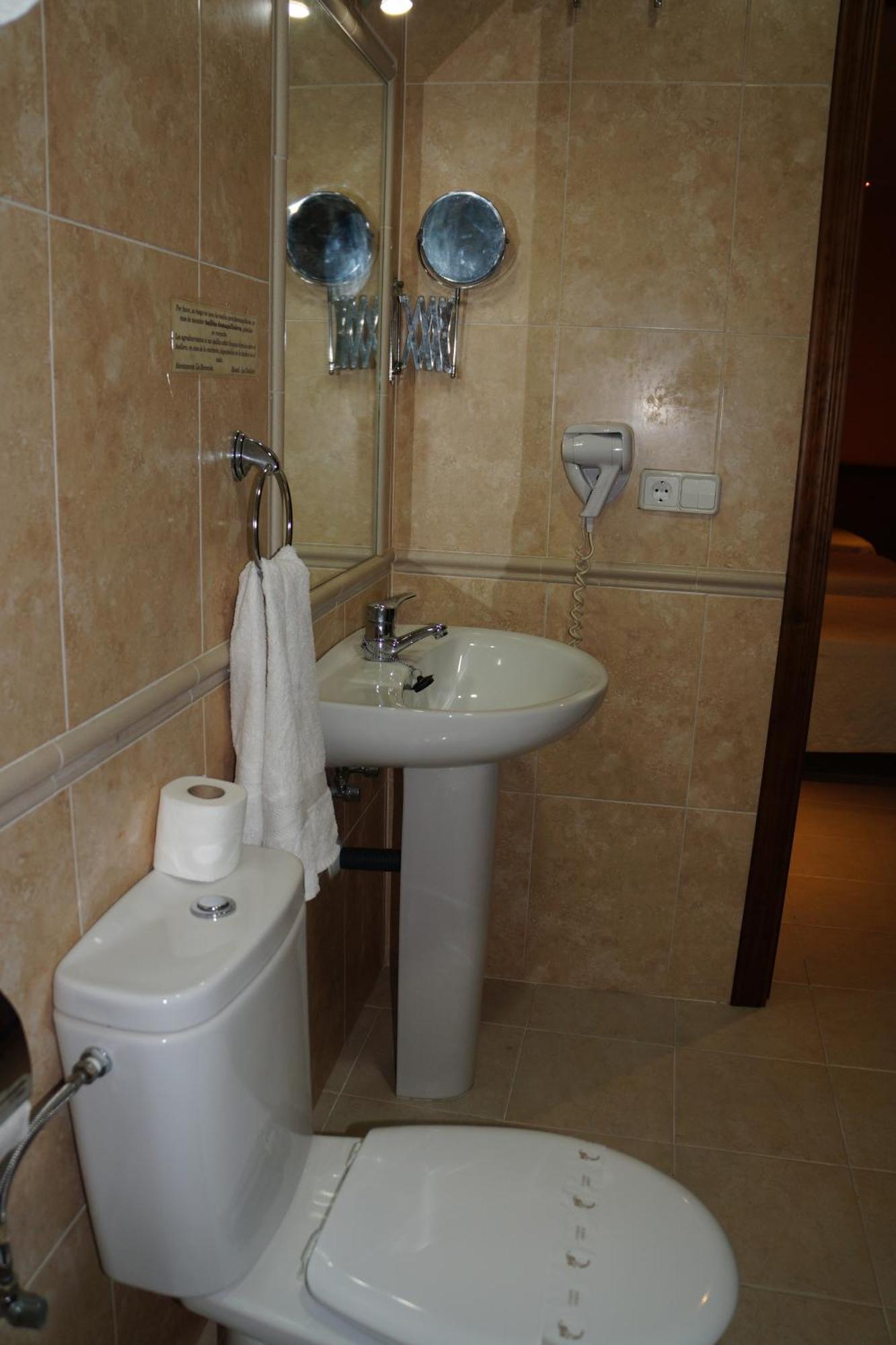 Hostal La Conileña Conil De La Frontera Habitación foto